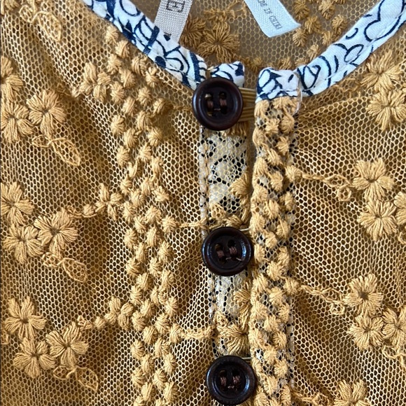 BKE Gold lace and crocheted Camisole size small GUC - Picture 10 of 10